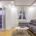Location d’un appartement spacieux de 3 pièces, 56 m², quartier Zvezdara, Belgrade, Serbie